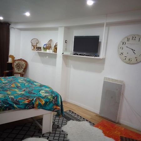Chambre Chez L'Habitant Saint-Pierre-le-Moûtier Esterno foto