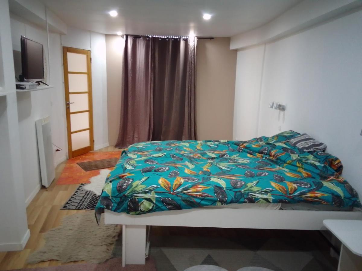 Chambre Chez L'Habitant Saint-Pierre-le-Moûtier Esterno foto